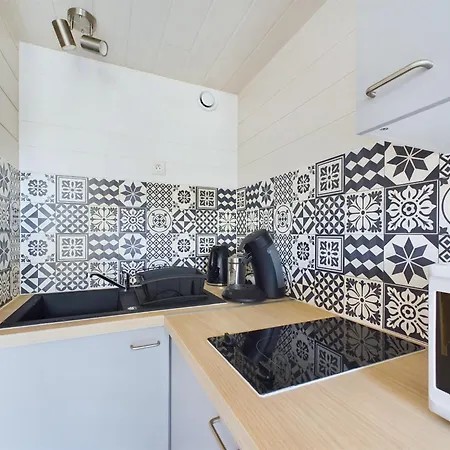 A 150m De La Plage, Mezzanine Pour 4 *